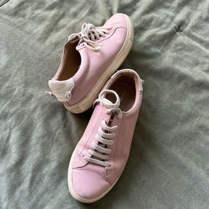 Woman sneakers